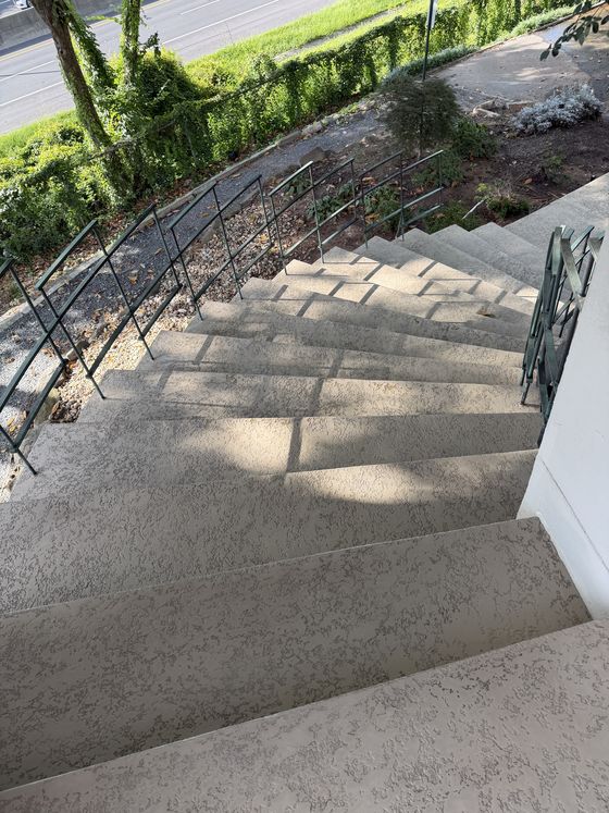 Concrete stairs after cleaning