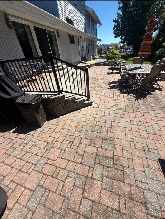 Paver patio before cleaning