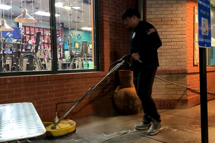 Restaurants pressure washing