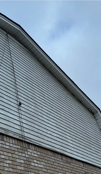 Siding soft wash before cleaning