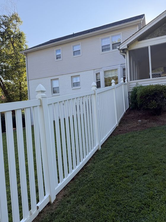 Vinyl fence cleaning after cleaning